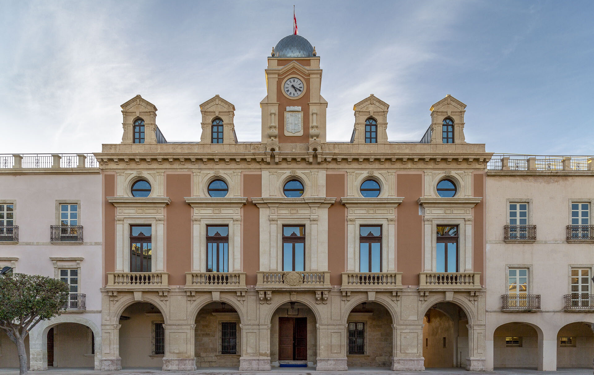 Fachada_ayuntamiento_almeria-visita