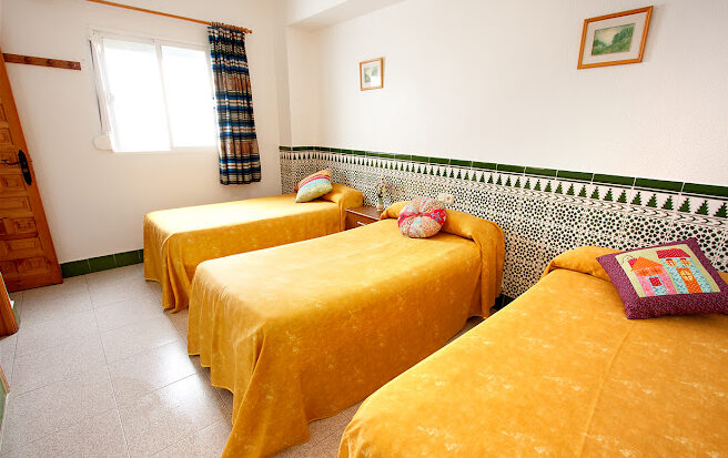 hostal-estacion-4-almeria-fiesta