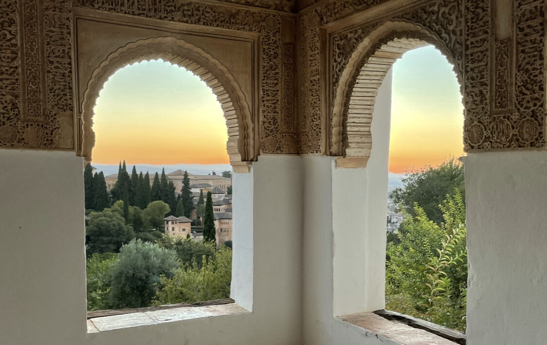 la-alhambra-desde-roquetas-de-mar-almeria