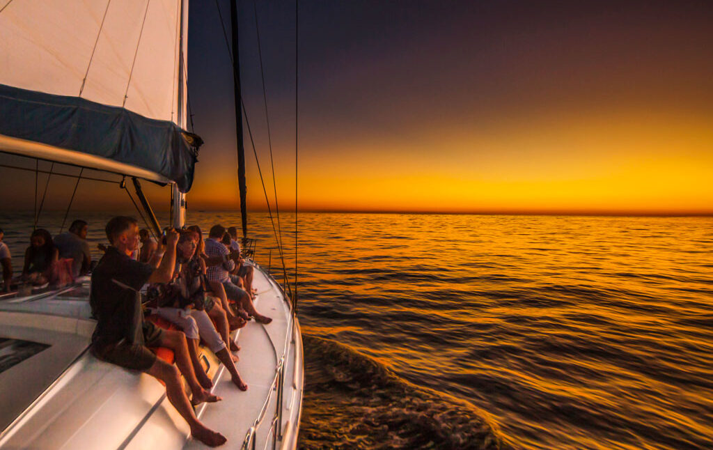 velero-atardecer-2-almeria-fiesta